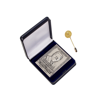 Karl Staaffplakett i silver med etui inklusive pin